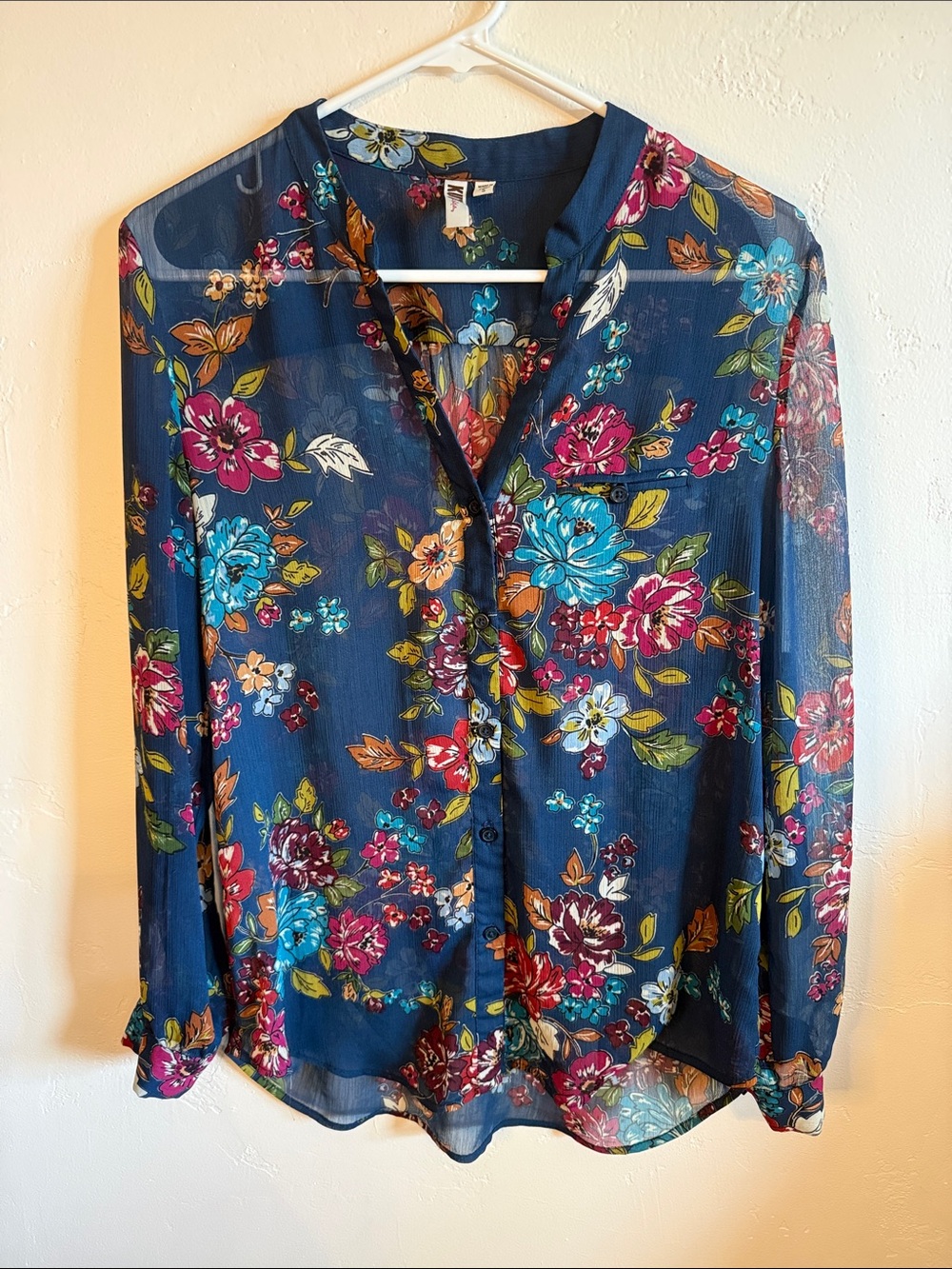 Kut from the Kloth Navy Floral Button-Up Blouse